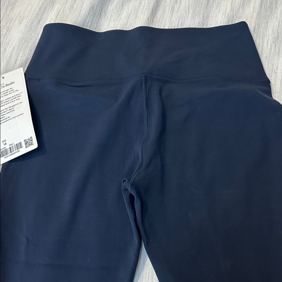 Ivivva by Lululemon Take Me to the Studio Crop - Picture 4 of 8